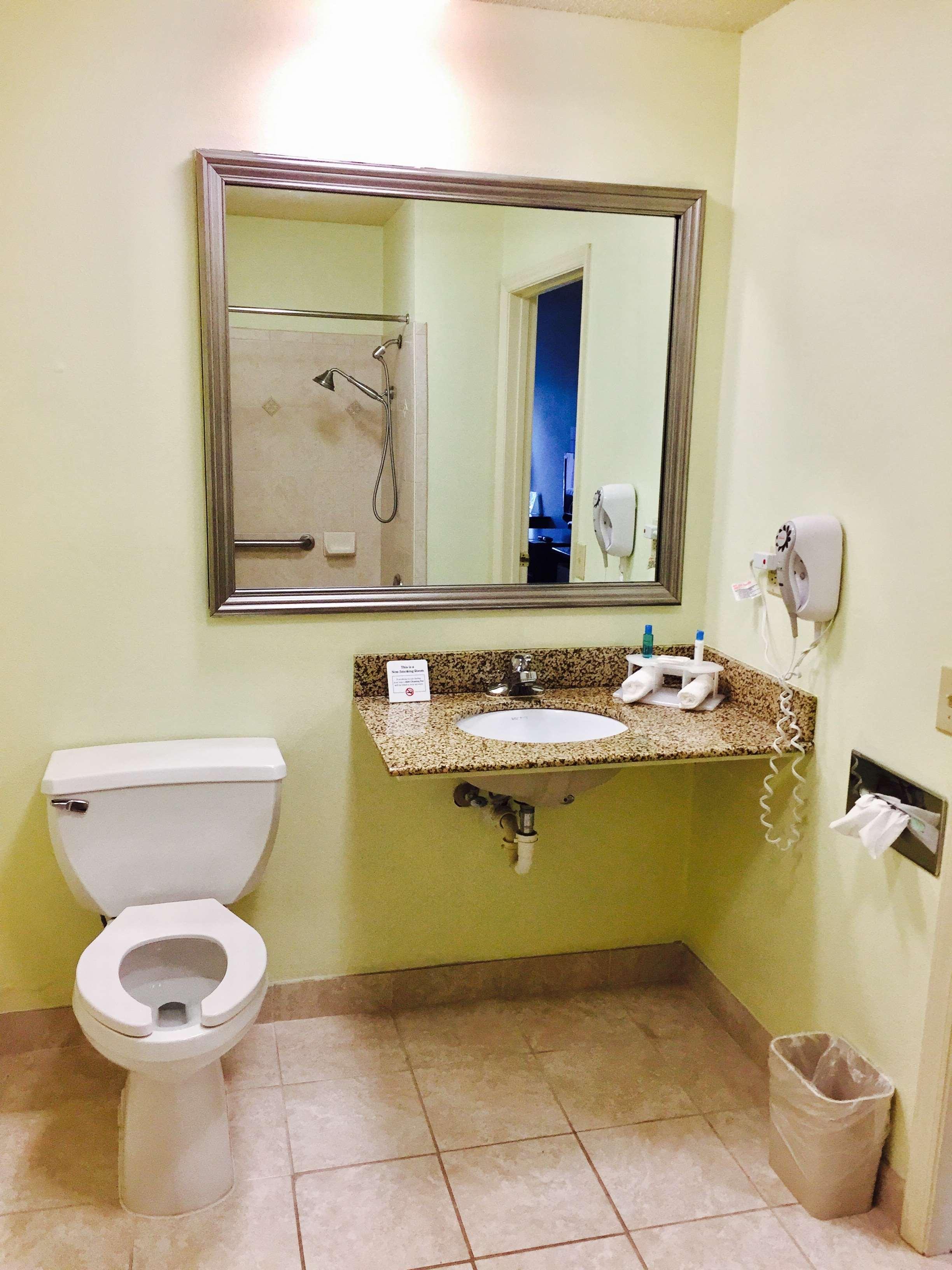 Best Western Butner Creedmoor Inn Extérieur photo